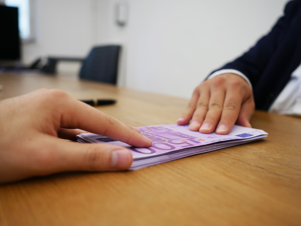 Tabella delle nuove soglie ISEE 2025 per accesso ai bonus economici.