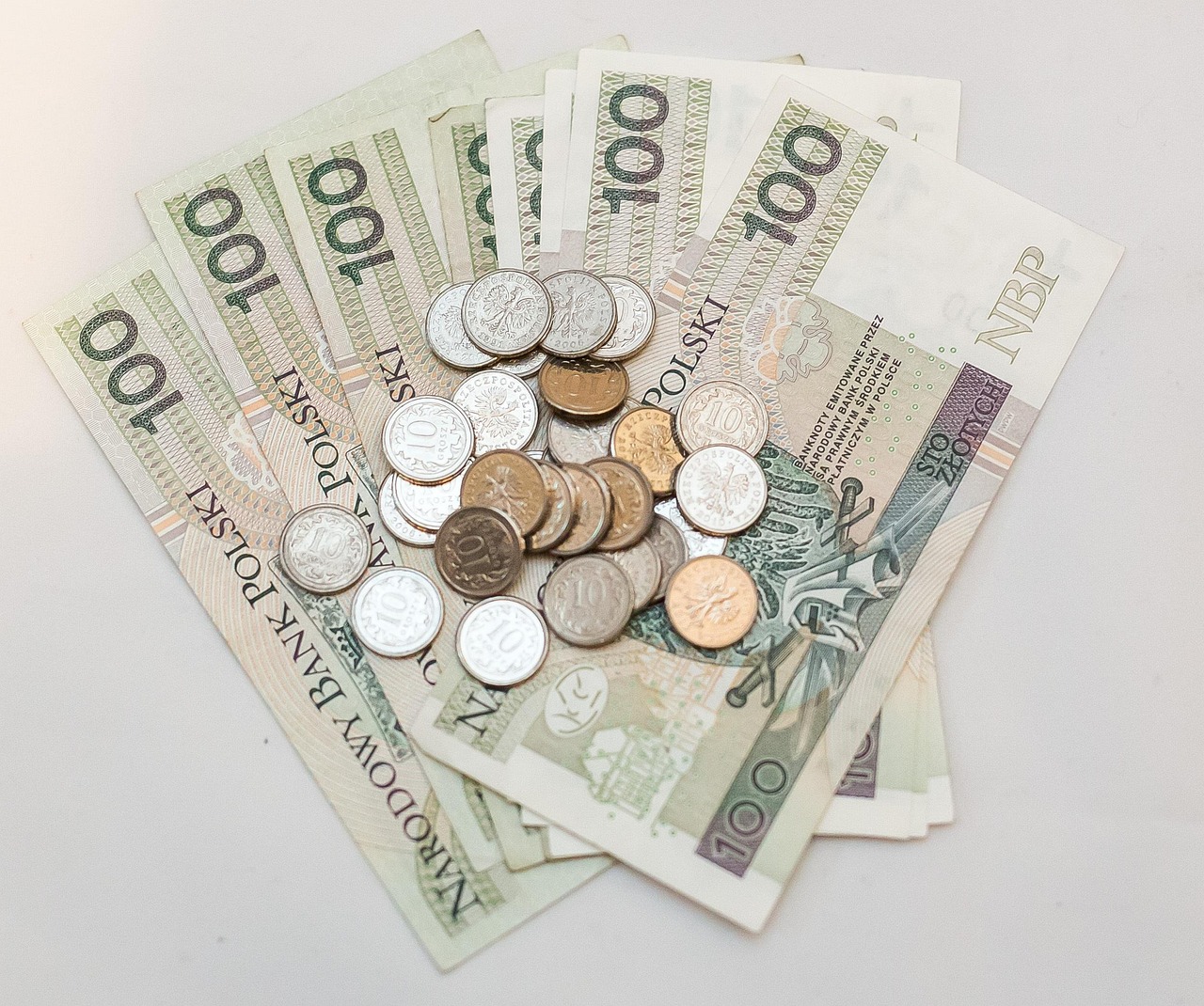 Immagine di un modulo di domanda per l'aggravamento della pensione di invalidità con scadenze evidenziate.